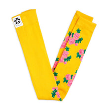 Load image into Gallery viewer, Mini Rodini - Yellow knit leggings with pink rose print
