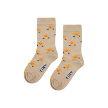 Load image into Gallery viewer, Tinycottons - beige socks with all over yellow dancing stars print
