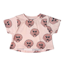 Load image into Gallery viewer, Hugo Loves Tiki - Peach Shell Crop Top
