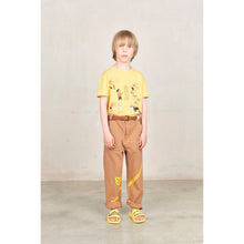 Load image into Gallery viewer, The Animals Observatory - Rooster T-shirt in Yellow Pancakes
